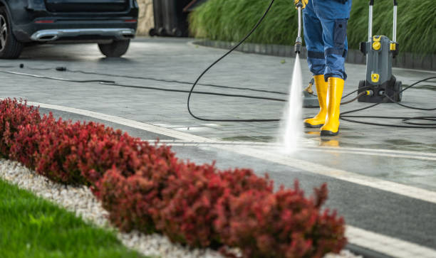 Best Garage Pressure Washing  in Phillips, WI